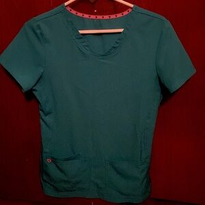 Women’s Small Green HeartSoul Scrub Top